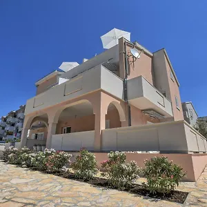 Magena - Modern In Pag Center Apartament